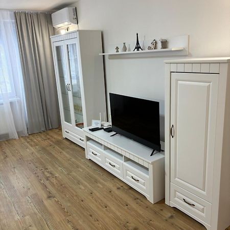 City Heart Luxury Apartment Nové Zámky Exteriör bild