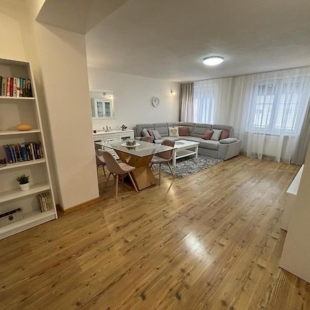 City Heart Luxury Apartment Nové Zámky Exteriör bild