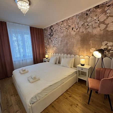 City Heart Luxury Apartment Nové Zámky Exteriör bild
