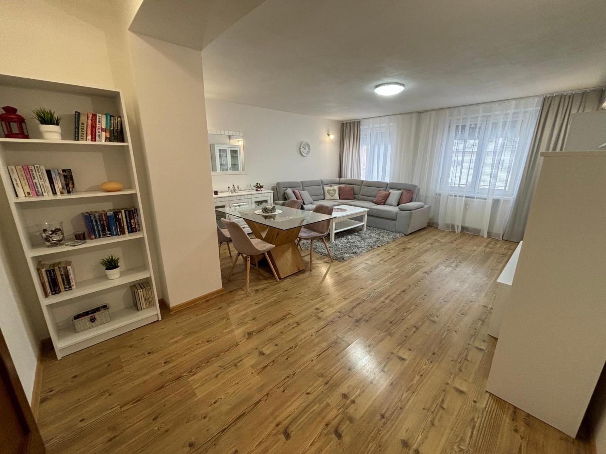 City Heart Luxury Apartment Nové Zámky Exteriör bild