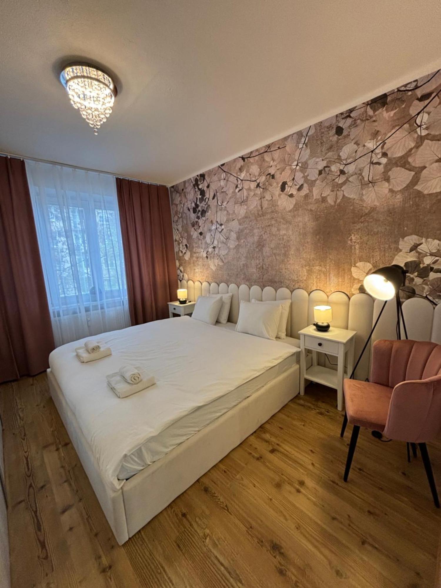 City Heart Luxury Apartment Nové Zámky Exteriör bild