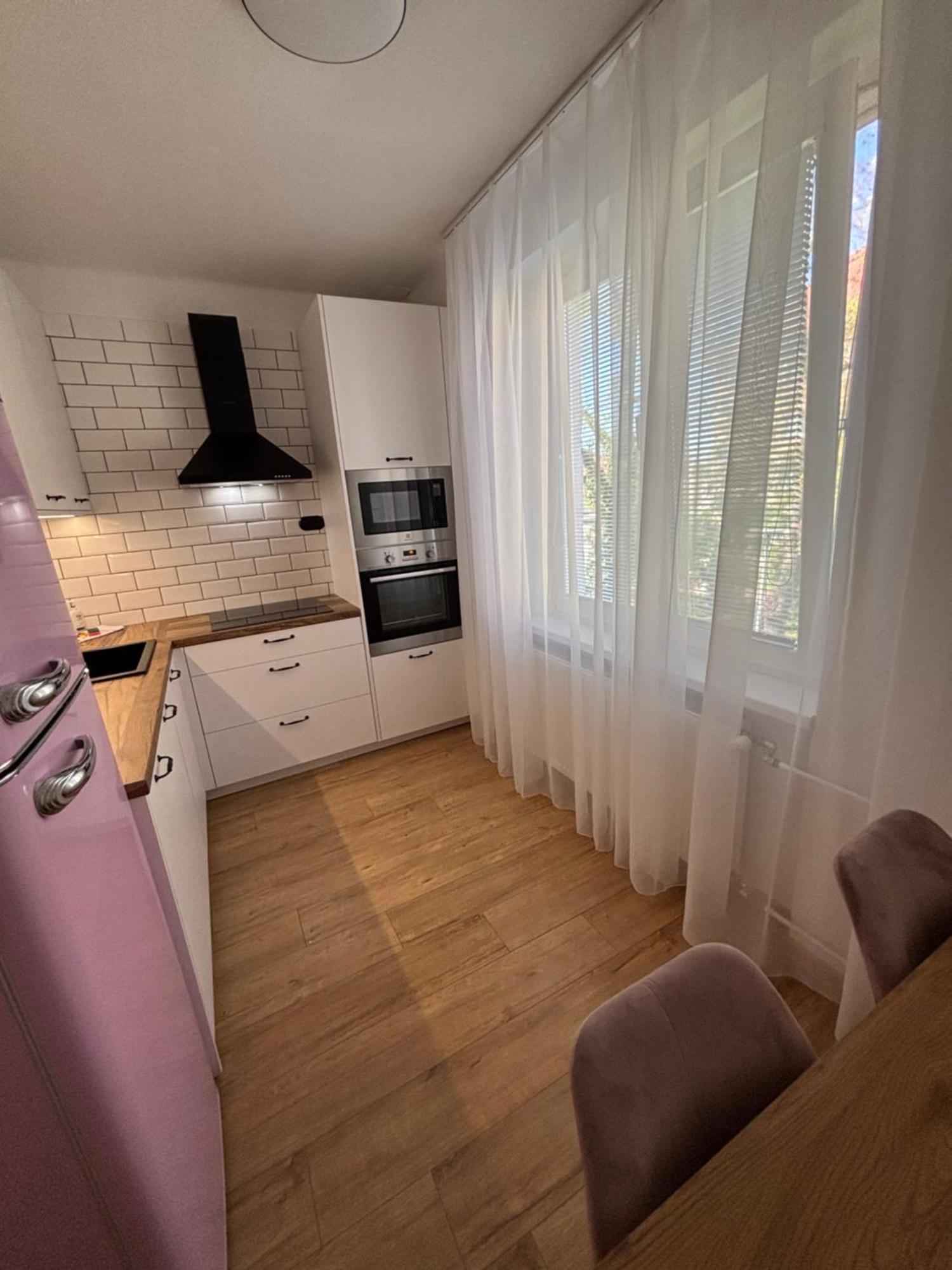City Heart Luxury Apartment Nové Zámky Exteriör bild