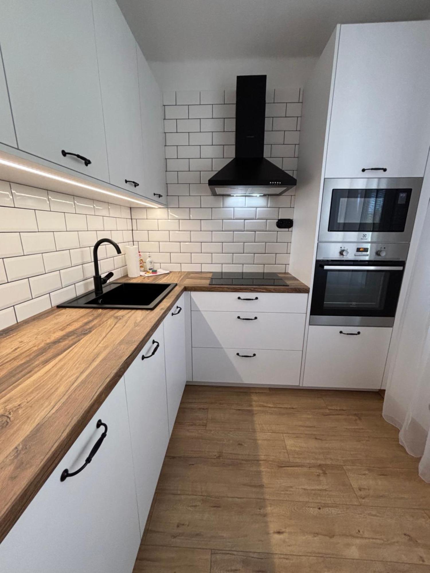 City Heart Luxury Apartment Nové Zámky Exteriör bild